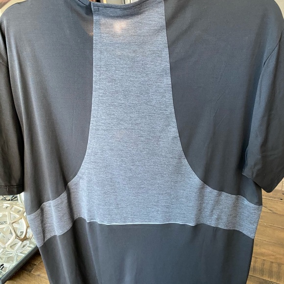 Like new lulu lemon lightweight running shirt - Picture 2 of 7